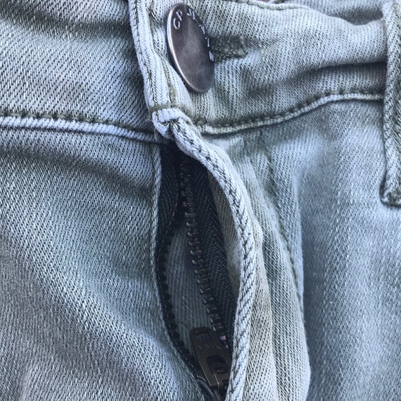 Shorts - Picture 7 of 8